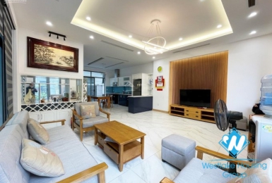 Four bedroom townhouse for rent in Vinhome Harmony